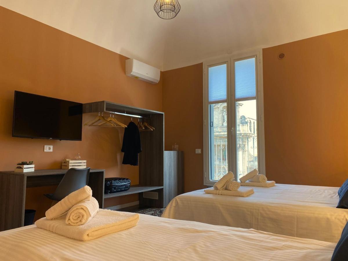 Liotru Maisonne, Rooms With En-Suite Bathroom And Shared Bathroom Катанія Екстер'єр фото